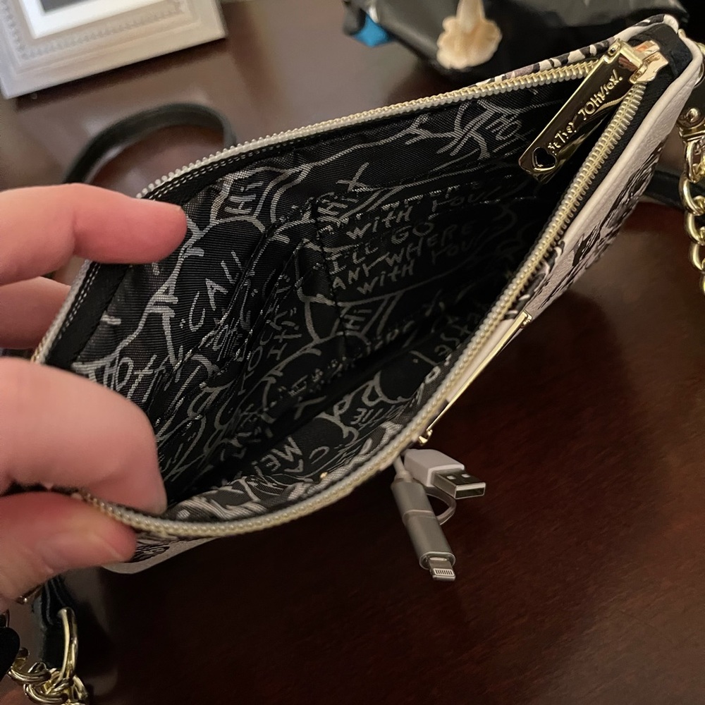Betsey Johnson black and white rose clutch/crossbody - Picture 5 of 7